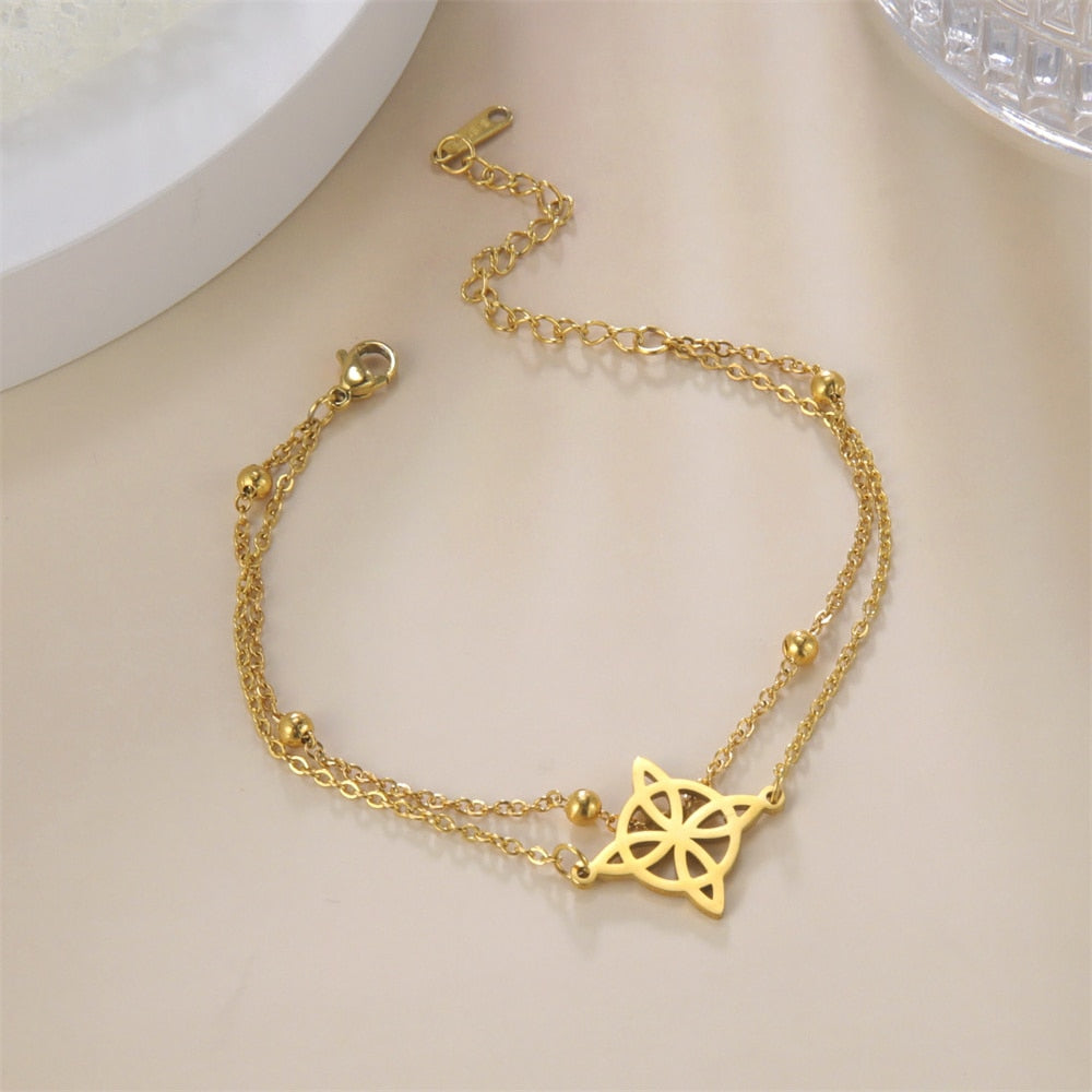 Knot AnkletM&H FashionM&H FashionThis Knot Anklet is a stylish and reliable piece of jewellery. It is made from high polished stainless steel and is available in silver and gold colour. The length oKnot Anklet