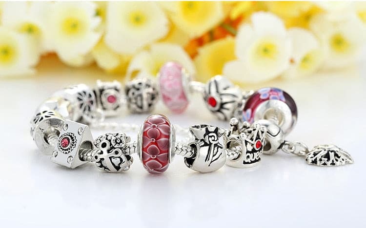 Queen Crown Beads BraceletM&H FashionM&H FashionThis Queen Crown Beads Bracelet is a classic style that is sure to make a statement. It is customized to fit your wrist perfectly, with a length of 18CM, 20CM, or 21Queen Crown Beads Bracelet