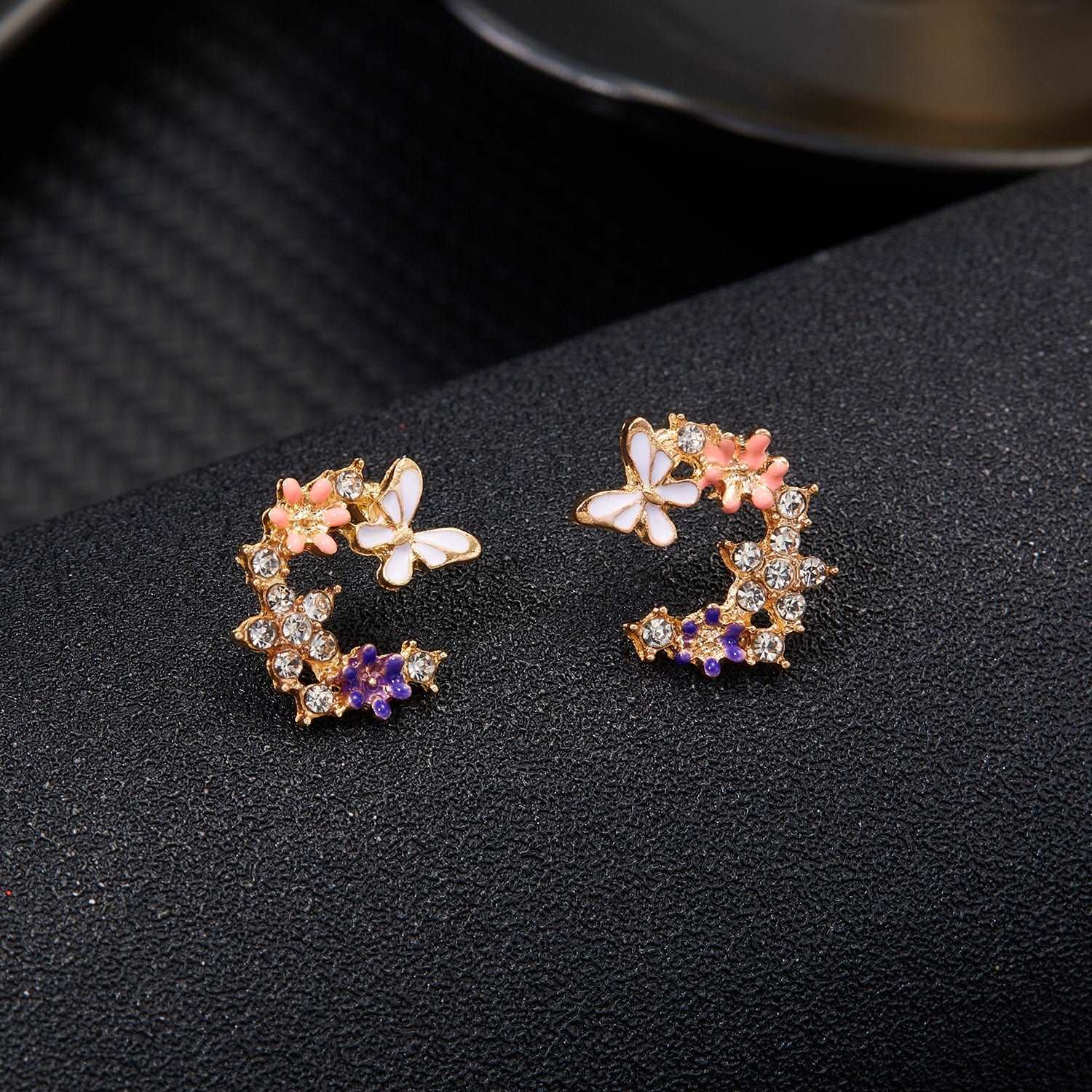 Flower & Butterfly Earrings - M&H FashionFlower & Butterfly EarringsM&H FashionM&H Fashion200001034:200004862#1616Flower & Butterfly EarringsM&H FashionM&H FashionThese Flower &amp; Butterfly Earrings are the perfect accessory for any outfit. With a trendy style and geometric shape, these earrings are sure to make a statement.Flower & Butterfly Earrings