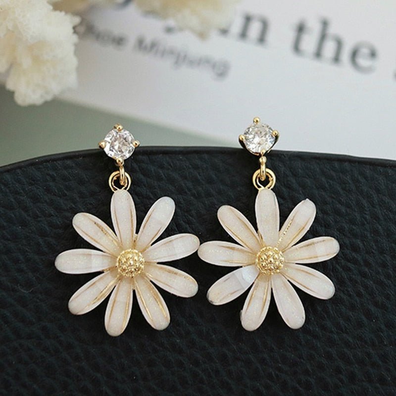 Flower & Butterfly Earrings - M&H FashionFlower & Butterfly EarringsM&H FashionM&H Fashion200001034:200013822#1919Flower & Butterfly EarringsM&H FashionM&H FashionThese Flower &amp; Butterfly Earrings are the perfect accessory for any outfit. With a trendy style and geometric shape, these earrings are sure to make a statement.Flower & Butterfly Earrings