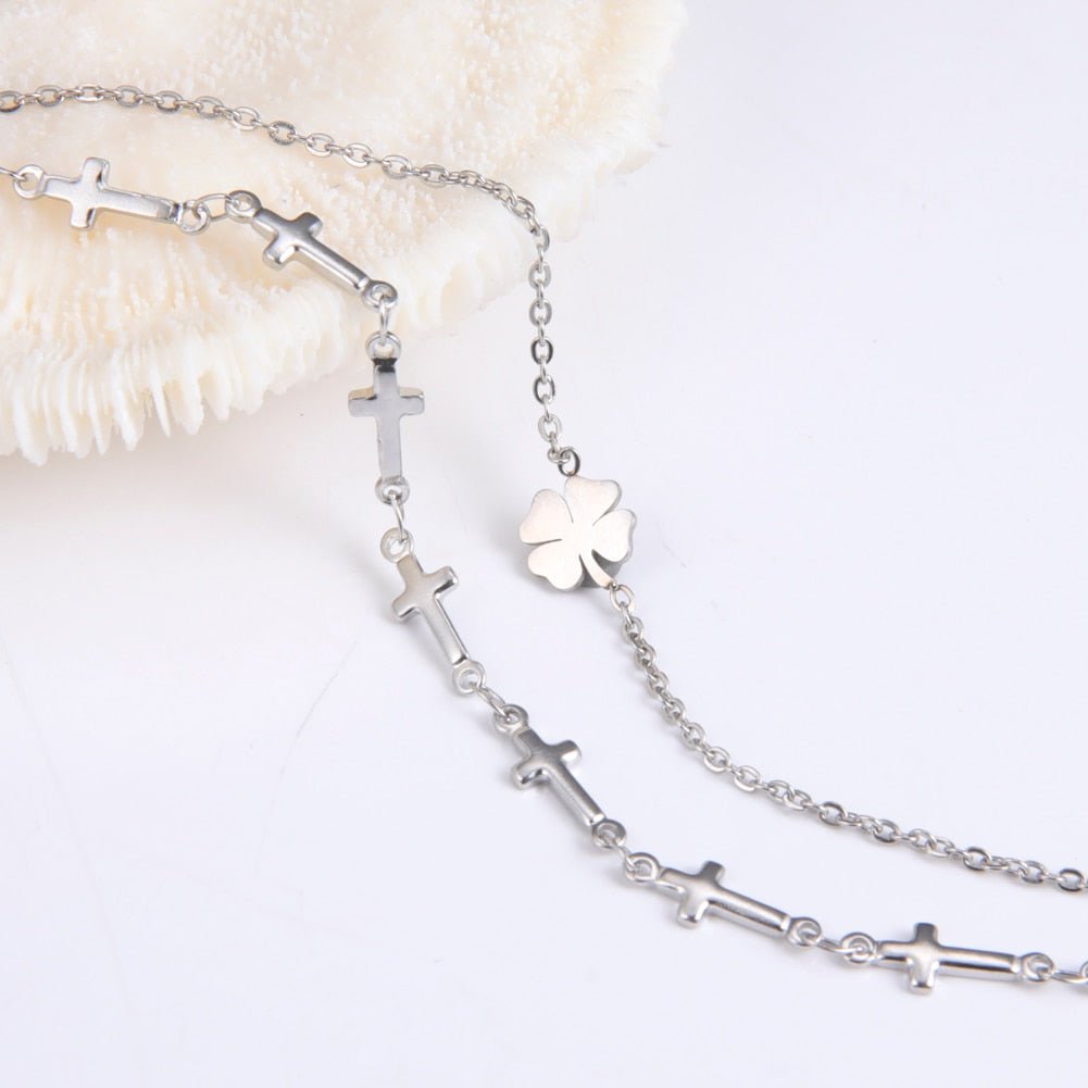 Leaf Clover Anklet - M&H FashionLeaf Clover AnkletM&H FashionM&H Fashion200001034:361187#Cross CloverCross CloverLeaf Clover AnkletM&H FashionM&H FashionThis Leaf Clover Anklet is the perfect accessory for any occasion. Its simple yet exquisite design is sure to turn heads. Crafted from stainless steel, it is both duLeaf Clover Anklet