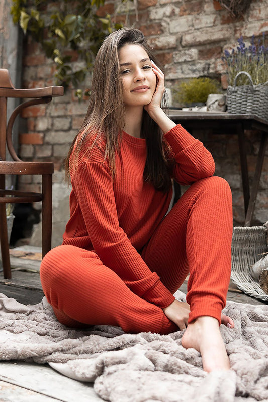 Pyjama set - M&H FashionPyjama setM&H FashionM&H Fashion163831_9849965902921423812L/XLPyjama SensisM&H FashionM&H FashionA two-piece set in the color orange. Made of ribbed, elastic fabric. It will be perfect both as a homewear and pajamas. A blouse of a slightly loose cut, pants with Pyjama set