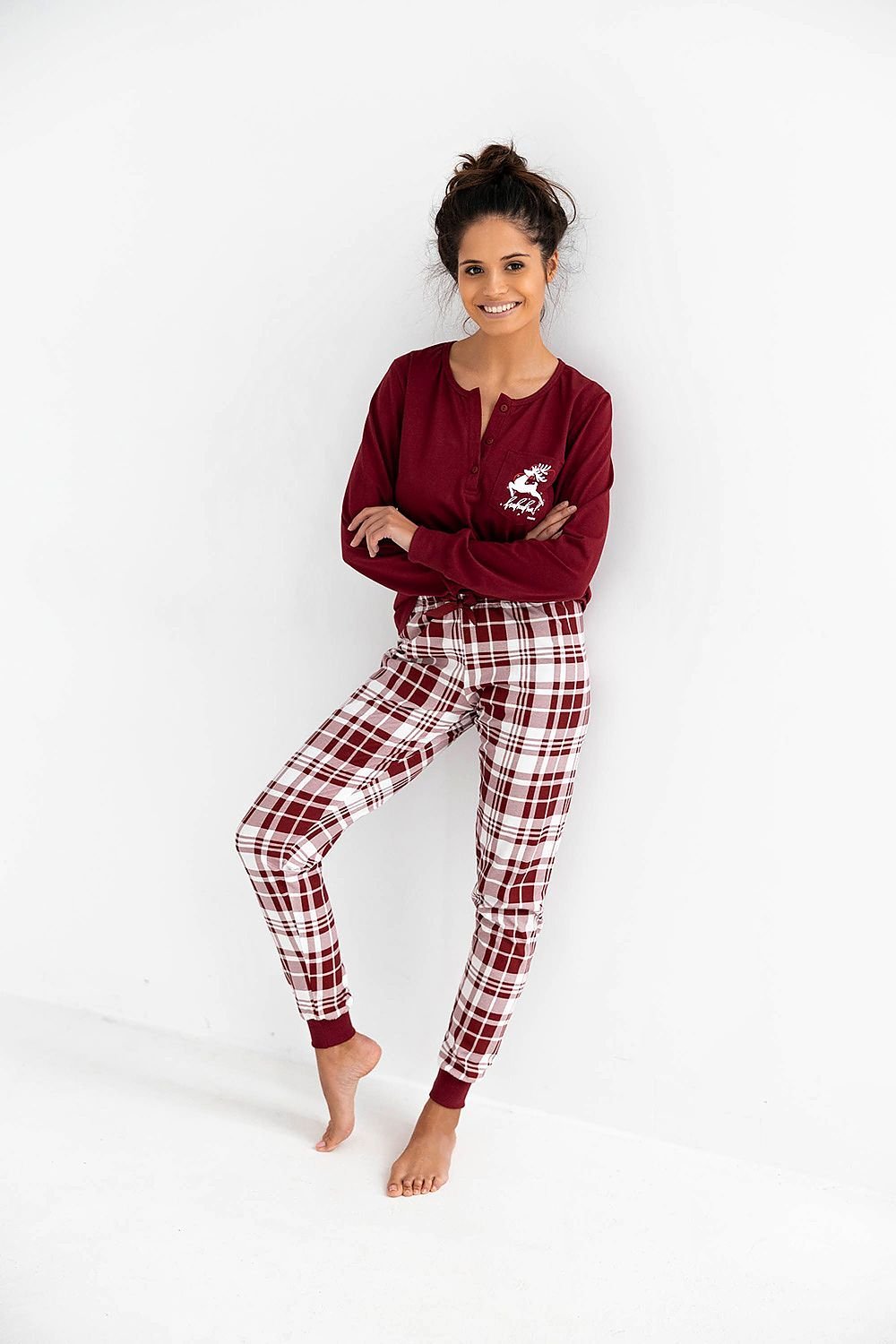 Pyjama Set - M&H FashionPyjama SetM&H FashionM&H Fashion174669_10345515902921430988LPyjama SensisM&H FashionM&H FashionWomen's pajamas made of high-quality fine cotton. Long-sleeved shirt, decorated with a delicate print. Complete with long patterned pants finished with a ribbed hem.Pyjama Set