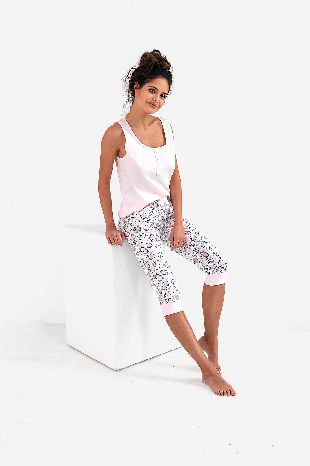 Pyjama set - M&H FashionPyjama setM&H FashionM&H Fashion178583_10533315902921433767LPyjama SensisM&H FashionM&H FashionWomen's pajamas sewn from soft and airy cotton in light pink and patterned pants. Cotton shirt in a solid color on wide straps, round neckline, buttoned. To completePyjama set