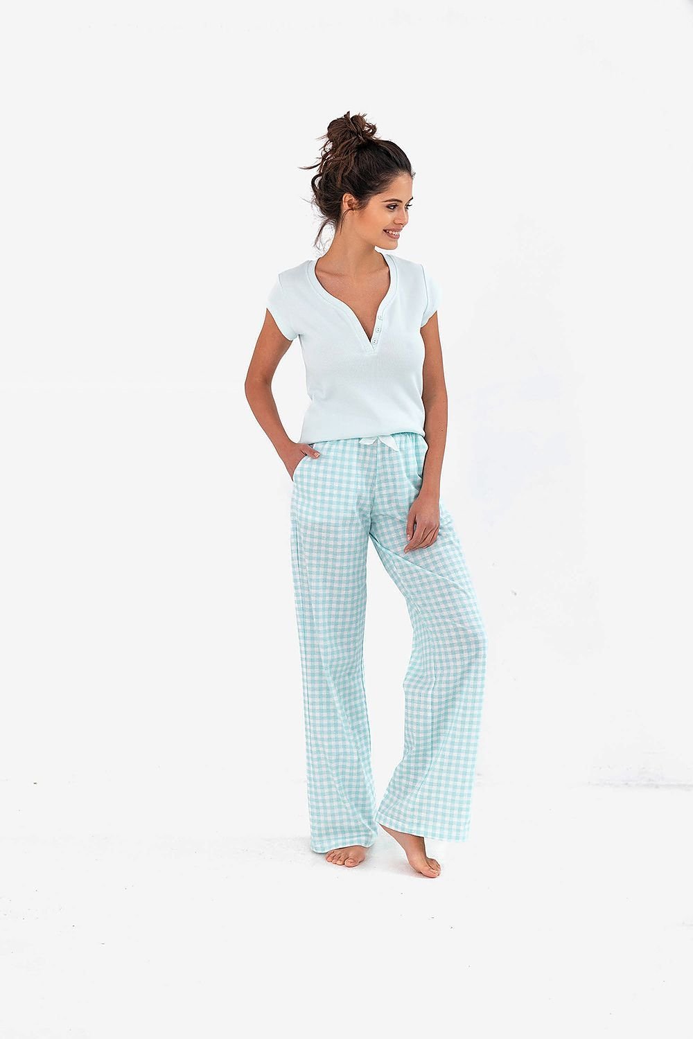 Pyjama - M&H FashionPyjamaM&H FashionM&H Fashion179540_10583415902921433514LPyjama SensisM&H FashionM&H FashionWomen's pajamas made of high quality fine cotton. T-shirt with short sleeves. For the set long pants. The set perfectly enhances the shapes. Pants finished with a wePyjama