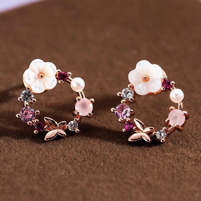Stud Crystal Flower Earring - M&H FashionStud Crystal Flower EarringM&H FashionM&H Fashion200001034:361187#E221 Rose GoldE221 Rose GoldStud Crystal Flower EarringM&H FashionM&H FashionThis Stud Crystal Flower Earring is the perfect accessory for any occasion. It features a cute style with a geometric shape and is made of copper and rhinestone. TheStud Crystal Flower Earring